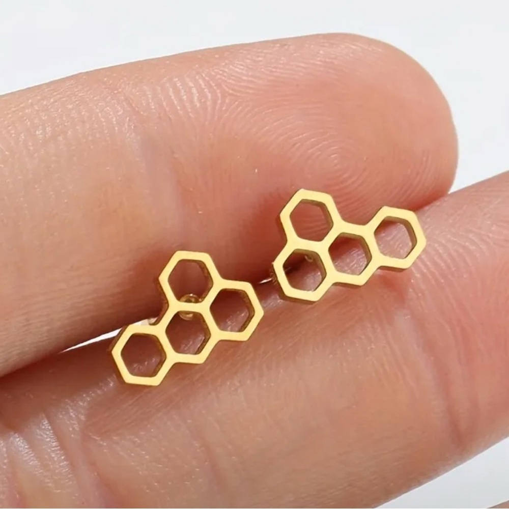 Elegant Gold Honeycomb stainless steel stud Earrings